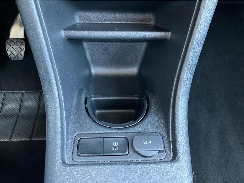 Volkswagen up! 1.0 MPI 48 kW KLIMA - fotka 21 z 30