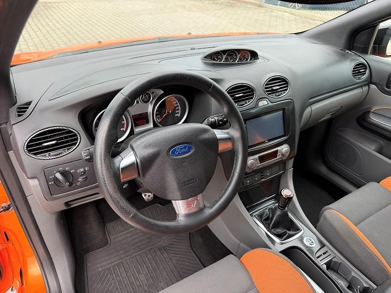 Ford Focus ST 2.5i 166 kW - fotka 19 z 24
