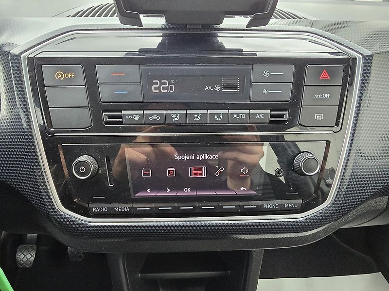 Volkswagen up! CNG KAMERA + DIGIKLIMA ČR - fotka 26 z 28