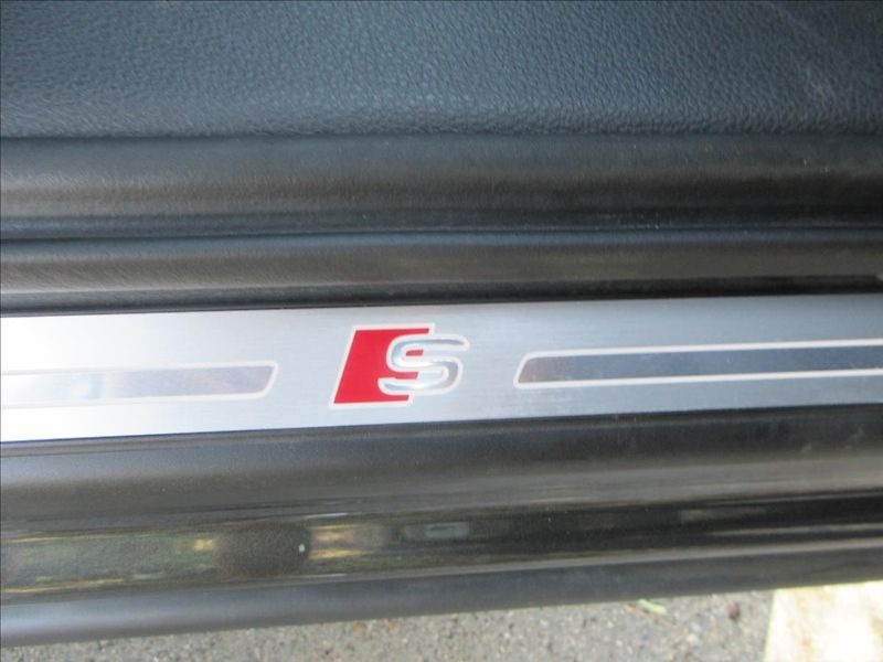 Audi Q7 3,0 TDi 210Kw, S-Line, 1.maj. - fotka 27 z 35