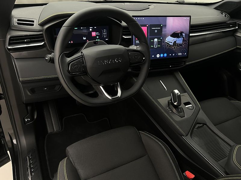 Lynk & Co 01 CORE PHEV AUT CZ 1.maj - fotka 4 z 48