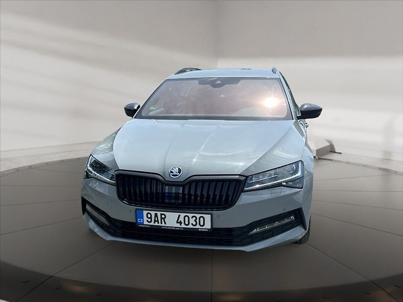Škoda Superb 2,0 TDI 110 SportLine DSG - fotka 2 z 11