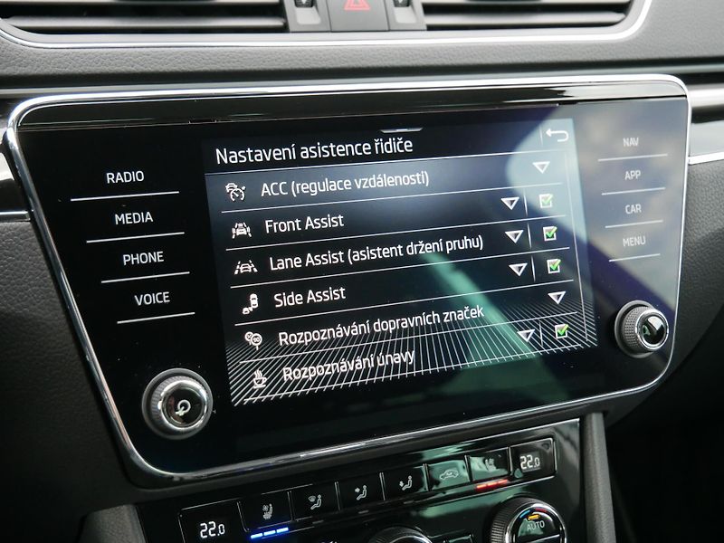 Škoda Superb - fotka 18 z 25