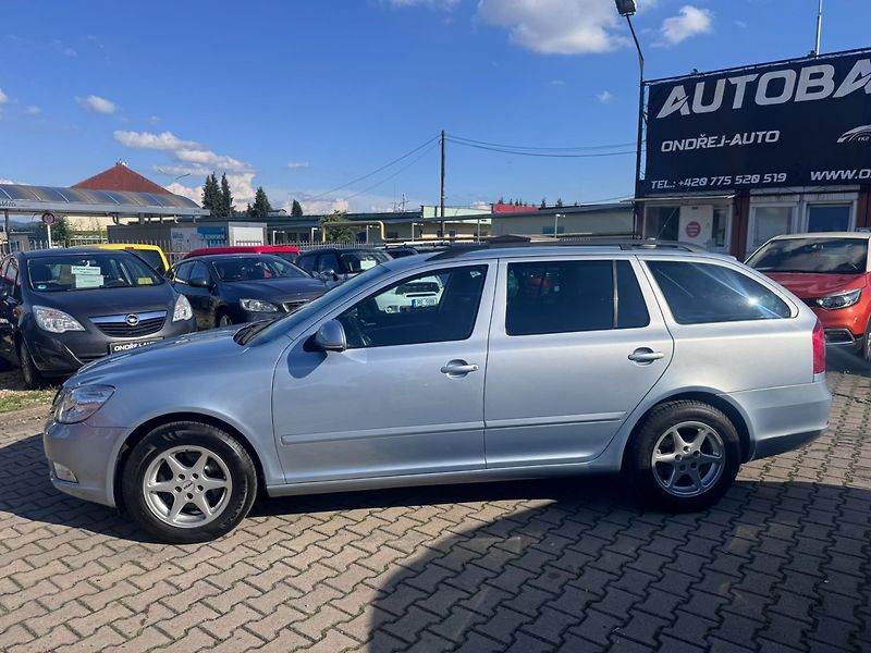 Škoda Octavia (2009) 1,6 TDI 77 KW FACELIFT TAŽNÉ - fotka 2 z 50
