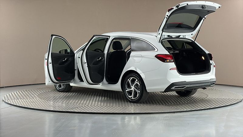 Hyundai i30 1.0 T-GDI Smart Kombi - fotka 7 z 26