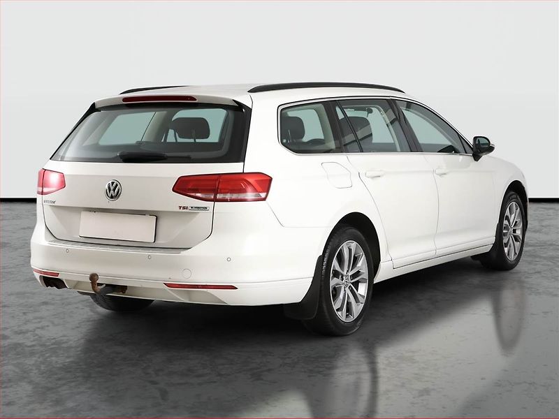 Volkswagen Passat (2017) Comfortline 1.8 TSI, ČR,1.maj - fotka 5 z 21