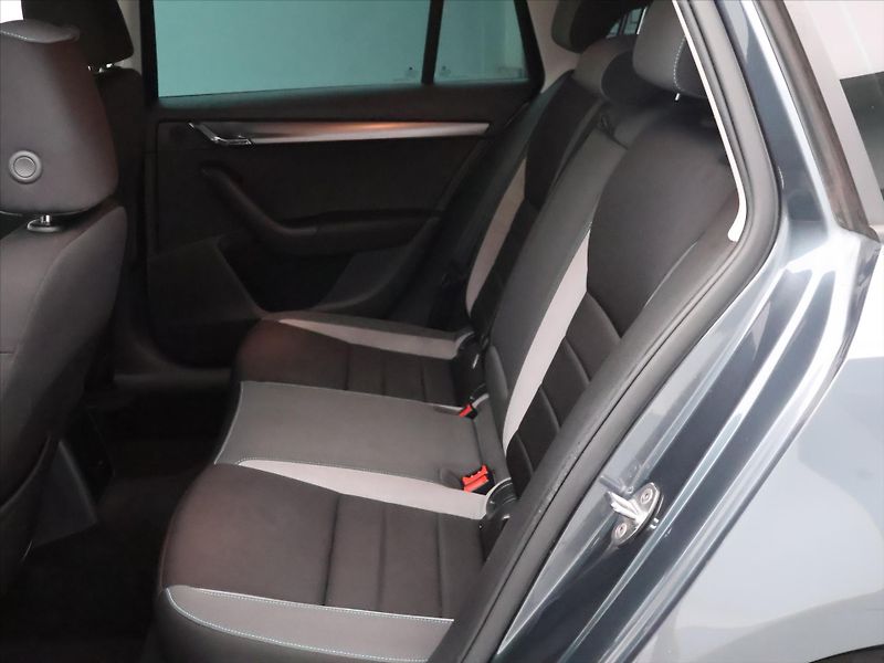 Škoda Octavia 1,6 TDI 81 kW JOY Aut.klima - fotka 13 z 24