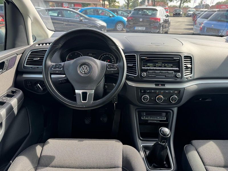Volkswagen Sharan (2013) Comfortline 2.0 TDI 103kW - fotka 18 z 37