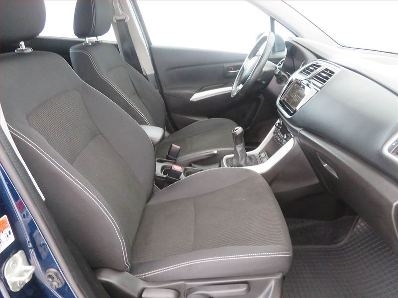 Suzuki SX4 S-Cross (2018) Premium 1.0 BoosterJet - fotka 9 z 16