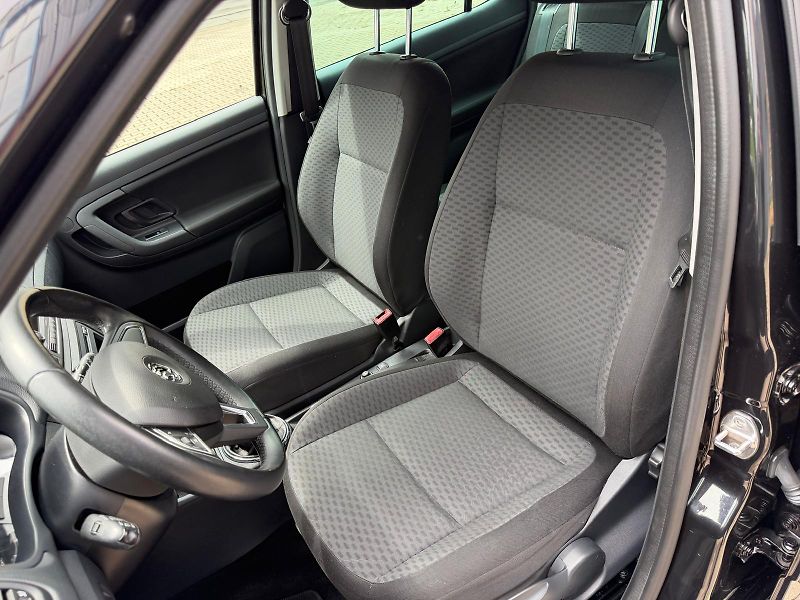 Škoda Fabia 1,2 TSI Ambition / servis.kn. - fotka 11 z 23