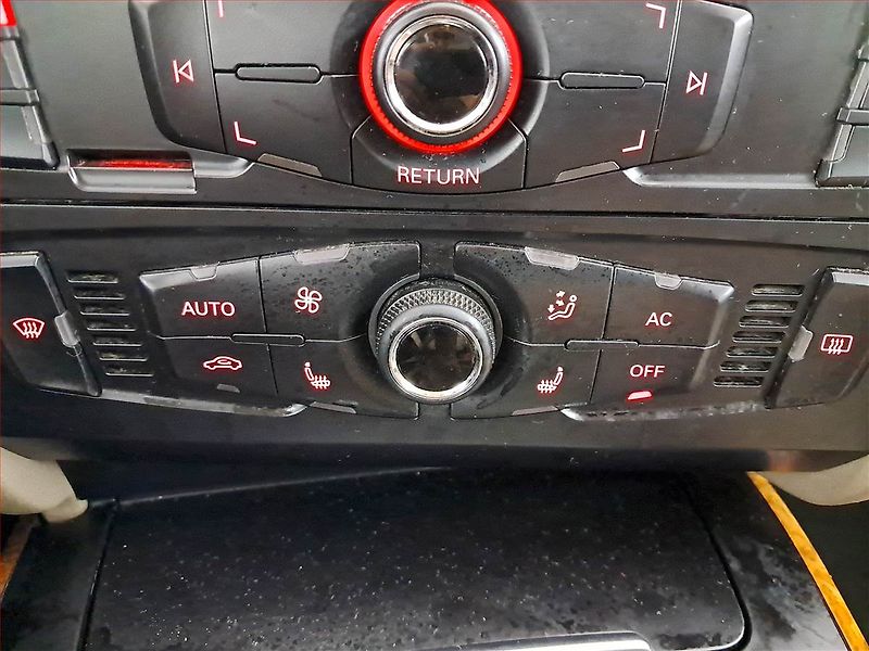 Audi A4 (2011) 2.0 TDI, Xenony, Tempomat - fotka 22 z 22