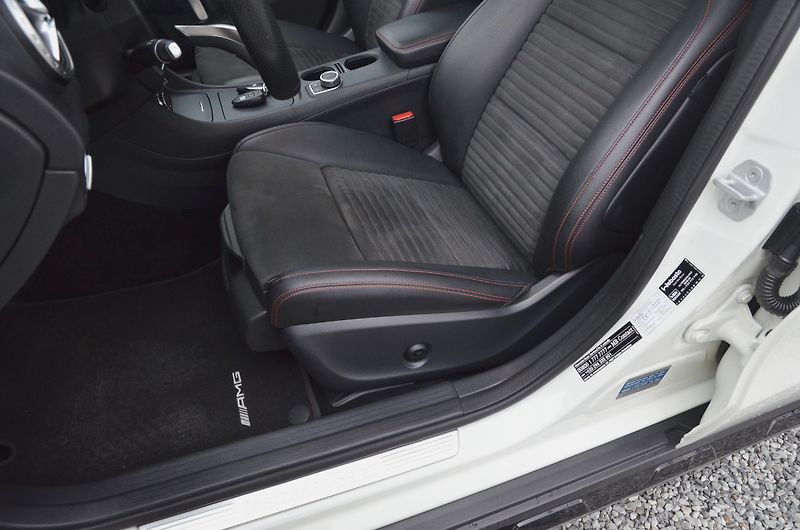 Mercedes-Benz GLA (2016) 220d 130kW 4Matic AMG LINE /ČR - fotka 19 z 38