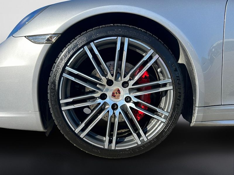 Porsche 911 4S - fotka 11 z 30
