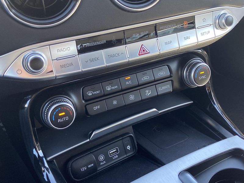 Kia Stinger 2.2 CRDi 147kW 8AT GT-Line - fotka 23 z 28