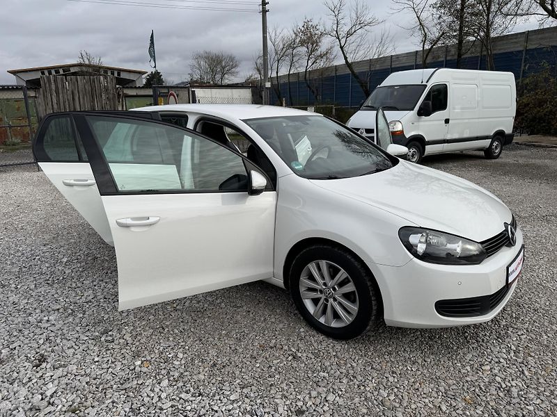 Volkswagen Golf 1,4TSi,rezervace - fotka 9 z 34