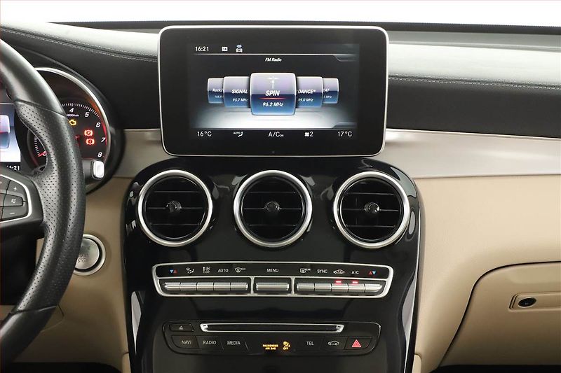 Mercedes-Benz GLC (2018) 300 - fotka 15 z 29