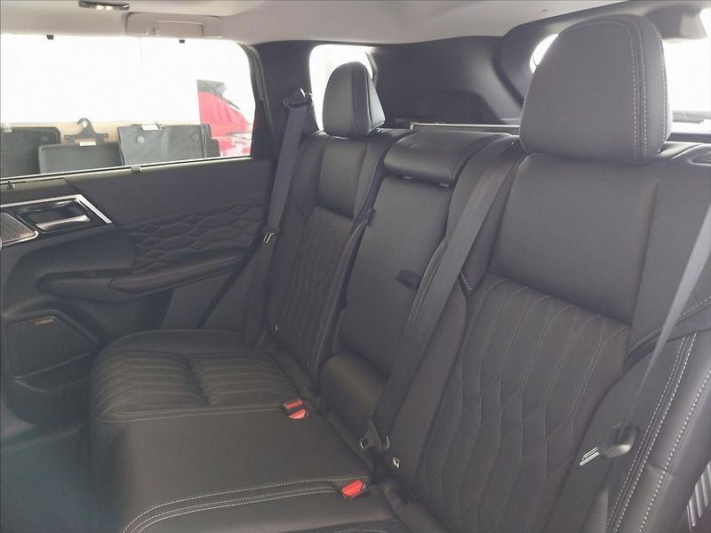 Mitsubishi Outlander (2026) 2.4 PHEV  INSTYLE - fotka 7 z 8