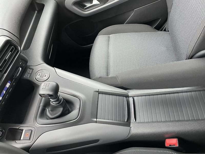Toyota ProAce City Verso 1.5 6MT Family ODBĚR 11/2026 - fotka 21 z 30
