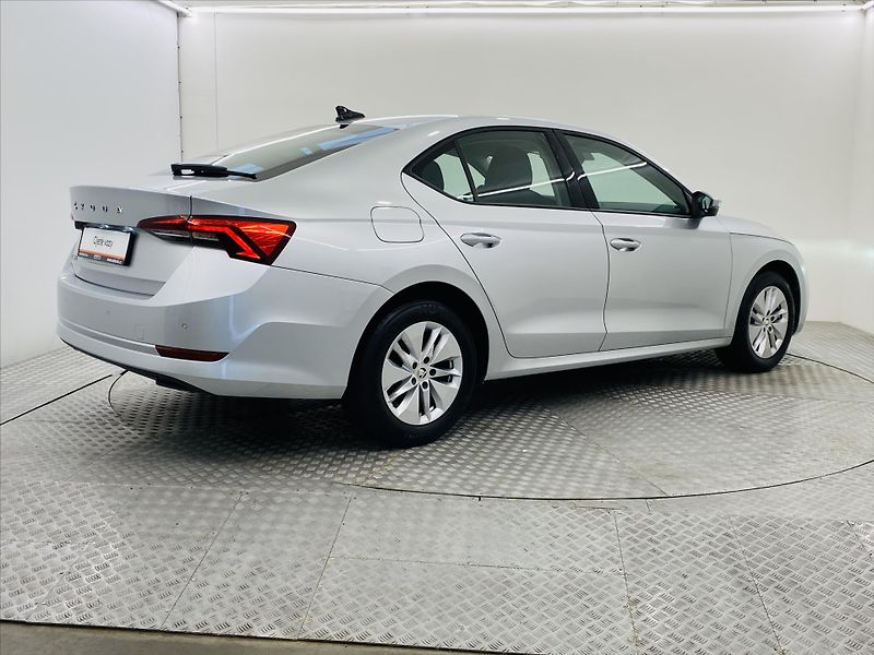 Škoda Octavia 2,0 TDI 85 kW Ambition - fotka 2 z 26