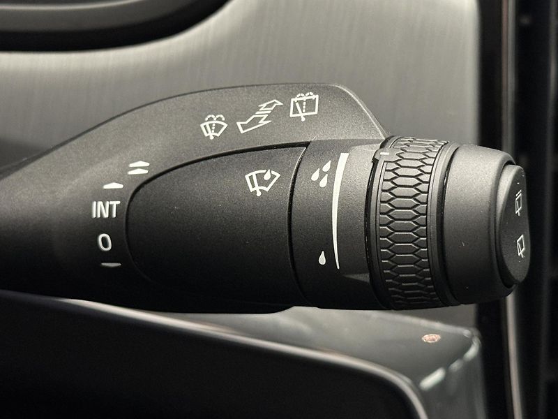 Volvo V90 D4 MOMENTUM PRO  - fotka 34 z 52