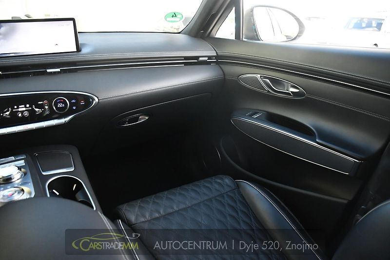 Genesis GV70 2.2CRDi AWD SPORT LINE - fotka 22 z 57