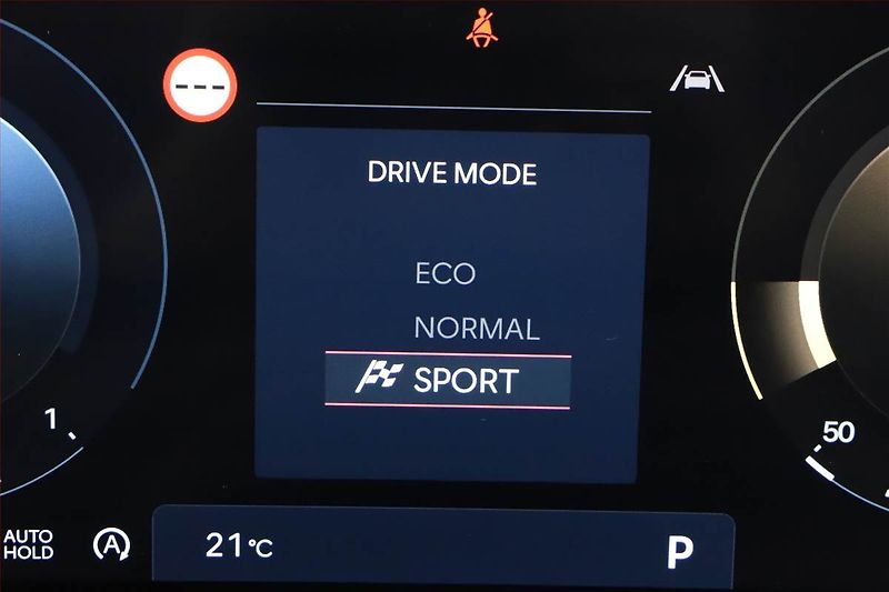 Hyundai Tucson (2025) 1.6 T-GDI, N-Line, Navigace - fotka 11 z 17