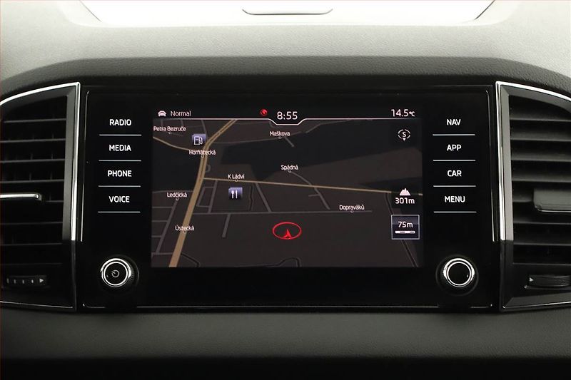 Škoda Karoq (2019) Style 1.6 TDI, Navi, Tempomat - fotka 10 z 15
