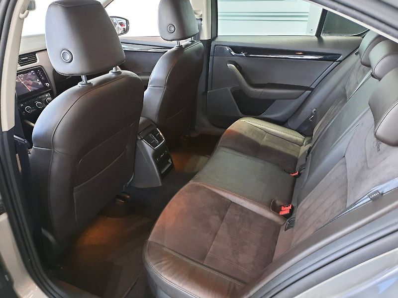 Škoda Octavia (2017) Laurin&Klement 2.0 TDI 4x4 (13 - fotka 8 z 26