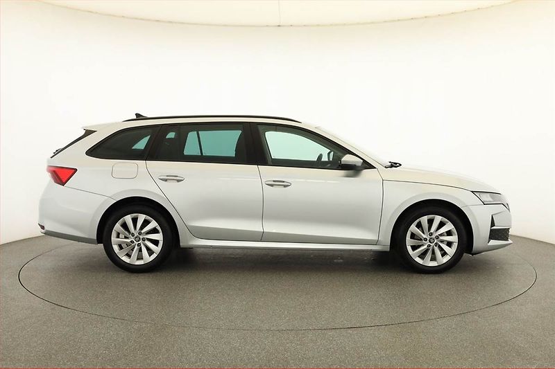 Škoda Octavia (2025) 1.5 eTSI mHEV, Selection - fotka 6 z 19