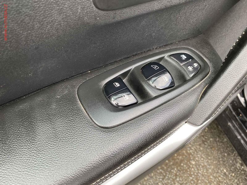 Renault Kadjar (2015) 1.6 DCi 4x4, BOSE Edition - fotka 13 z 18