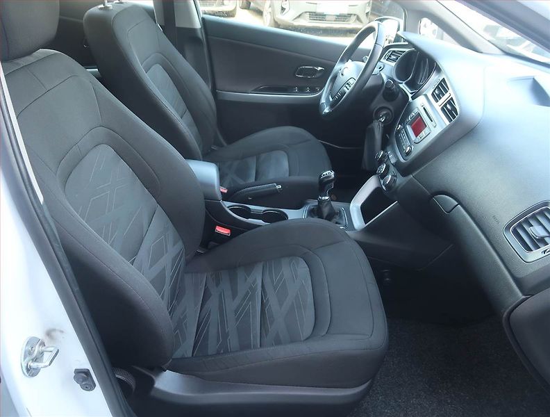 Kia Ceed (2013) 1.6 CRDi, po STK - fotka 9 z 14
