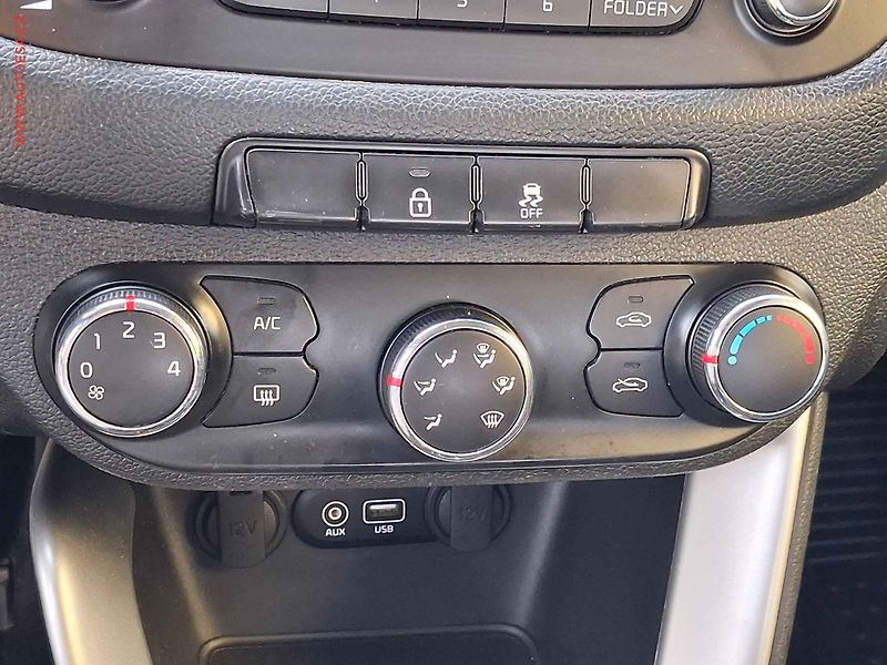 Kia Ceed (2017) 1.4 CVVT, ČR, LED, park.čidla - fotka 14 z 17