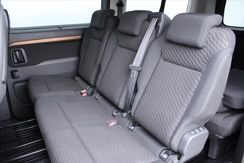 Toyota ProAce Verso 2.0D 130kW L2 A/T 8-MÍST KŮŽE - fotka 10 z 24