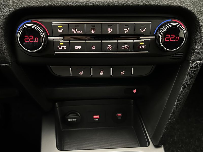Kia Ceed 1.5 T-GDi GPF TOP (2025) - fotka 13 z 23
