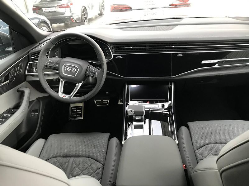 Audi Q8 (2025) SUV 60 Quattro 8TT 3,0TFSIe - fotka 10 z 20