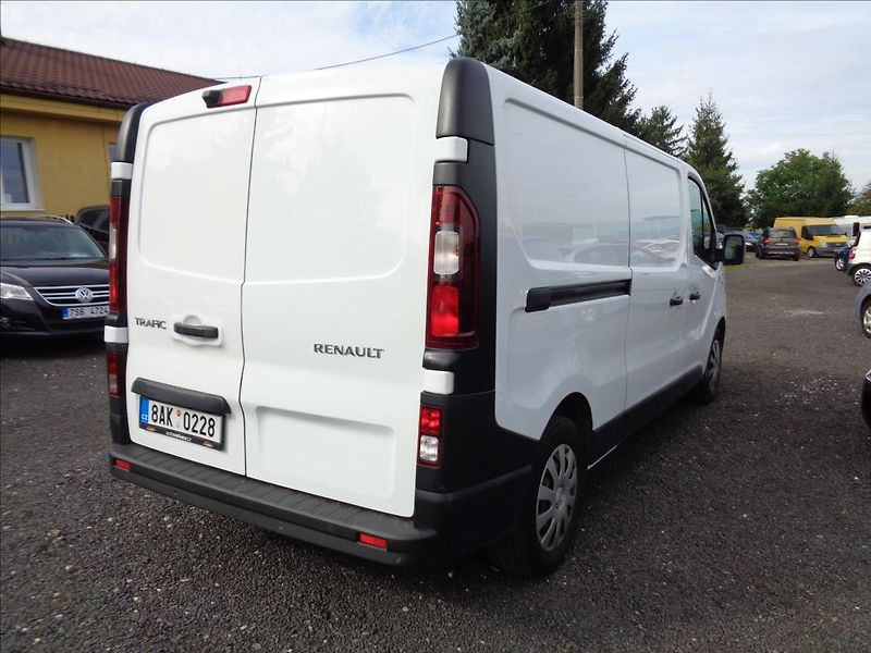 Renault Trafic 2,0   automat - fotka 4 z 15