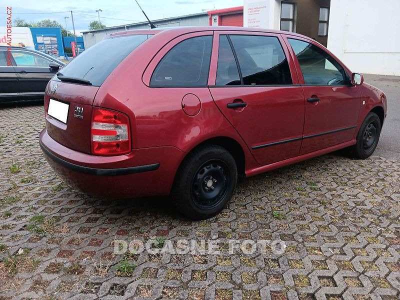 Škoda Fabia (2006) 1.2HTP, ČR, AC, zmk.řazení - fotka 2 z 3