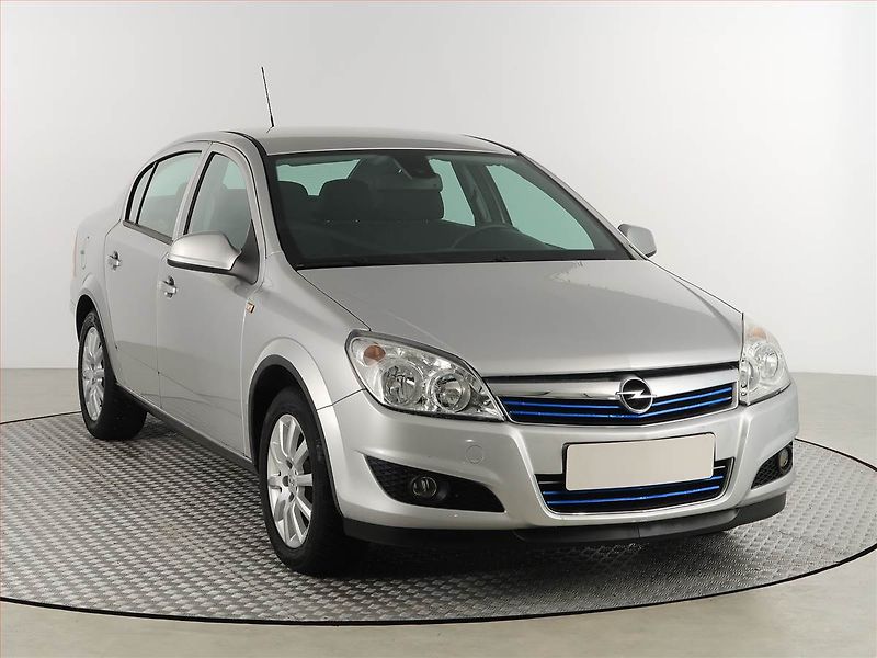 Opel Astra (2012) 1.6 16V, Tempomat - fotografie inzerátu
