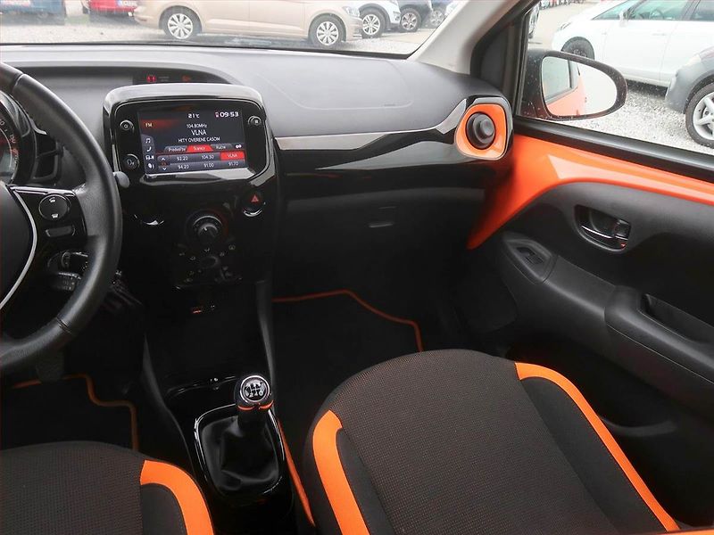 Toyota Aygo (2019) x-play 1.0 VVT-i, Serv.kniha - fotka 8 z 14