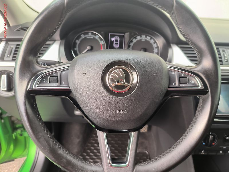 Škoda Rapid (2017) 1.0 TSI, ČR, AC, výhřev sed. - fotka 14 z 18