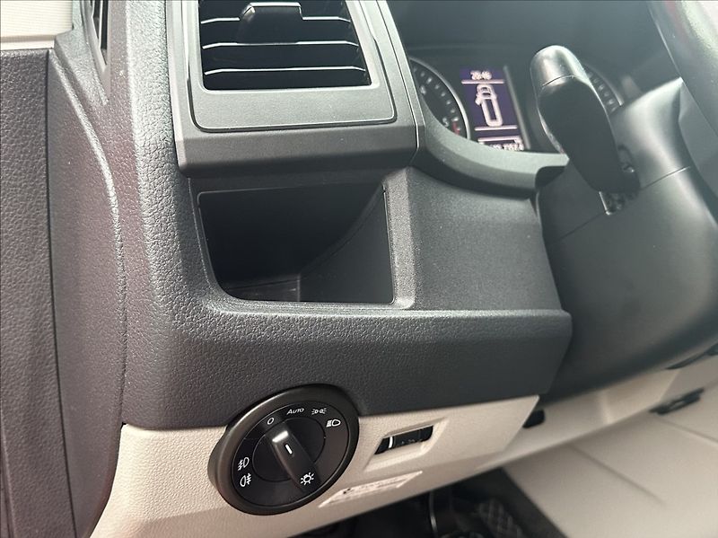Volkswagen Transporter 2,0 TDI 150PS  L2H1 DSG Dílna - fotka 26 z 53