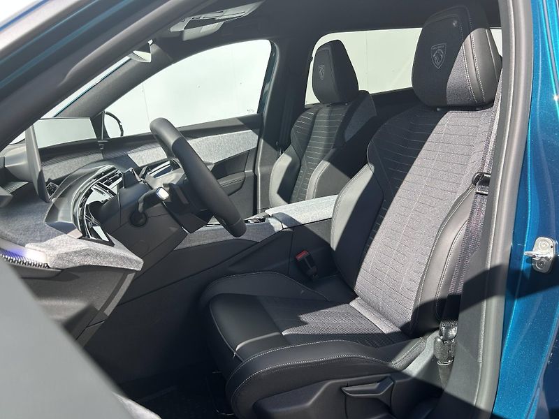 Peugeot 5008 (2026) GT e-DCS6 Hybrid - fotka 7 z 10