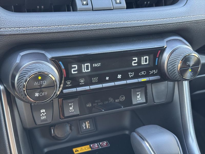 Toyota RAV4 2,5 GR SPORT - fotka 16 z 23