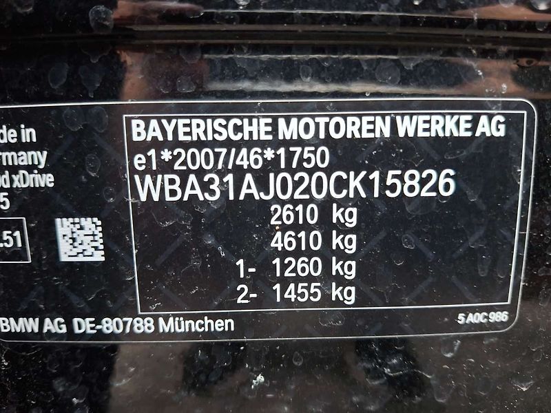 BMW Řada 5 530d xDrive AT Touring - fotka 38 z 71