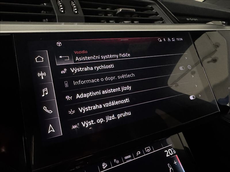Audi e-tron 300kW S-Line exclusive - fotka 28 z 47