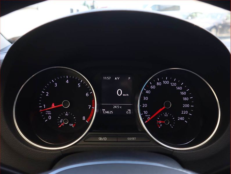 Volkswagen Polo (2015) 1.2 TSI, Automat, Serv.kniha - fotka 11 z 22