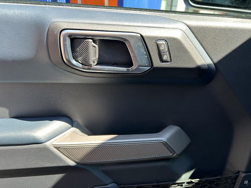 Ford Bronco 2.7 EcoBoost 246kW OUTER BANKS - fotka 15 z 36