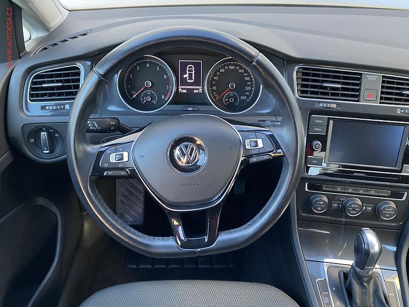 Volkswagen Golf (2018) 1.5TSi, 2.maj,ČR - fotka 11 z 17