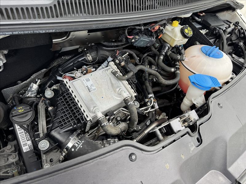 Volkswagen Transporter 2,0 TDI L1H1 DPH 1.maj původČR - fotka 46 z 50