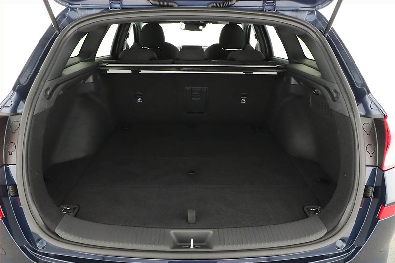 Hyundai i30 (2025) 1.5 T-GDI MHEV 48V, N-Line - fotka 19 z 20